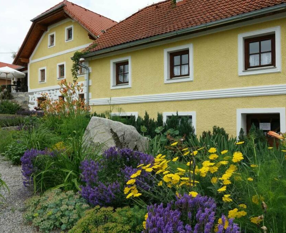 Kiesgarten vor der Ferienwohnung