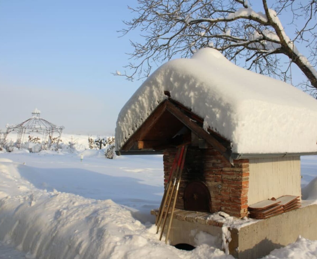 Backhaus im Schnee