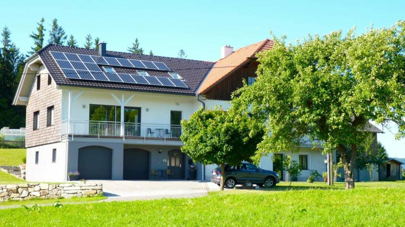 Aussenansicht mit Blick auf die Ferienwohnung