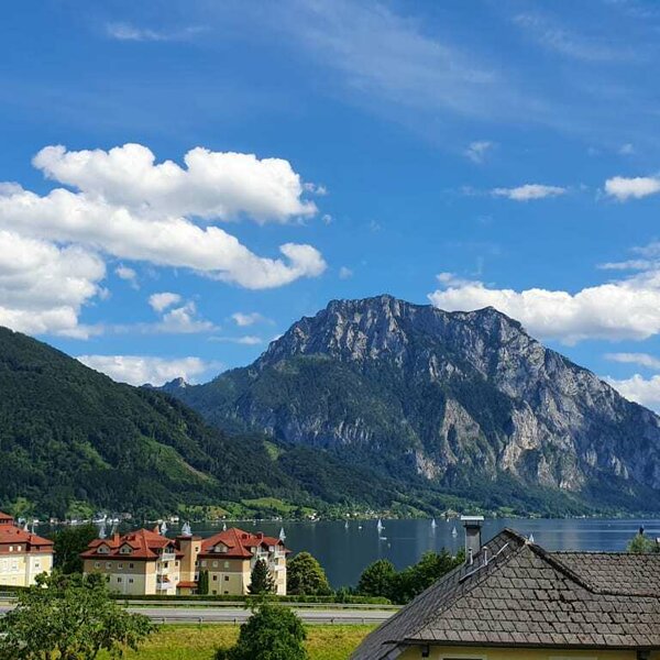 Blick auf Grünberg, Traunstein und Traunsee