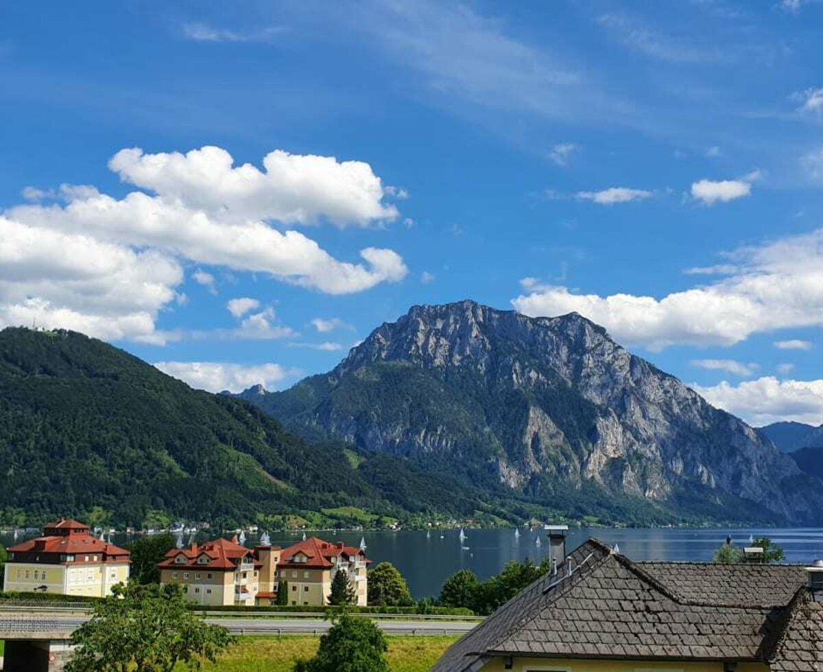 Blick auf Grünberg, Traunstein und Traunsee