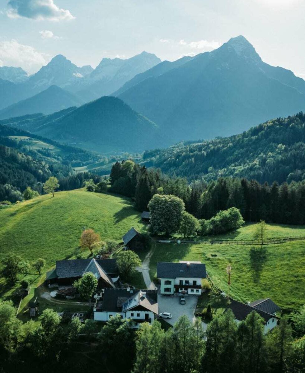 Unser Hof mit Bick auf's Tote Gebirge