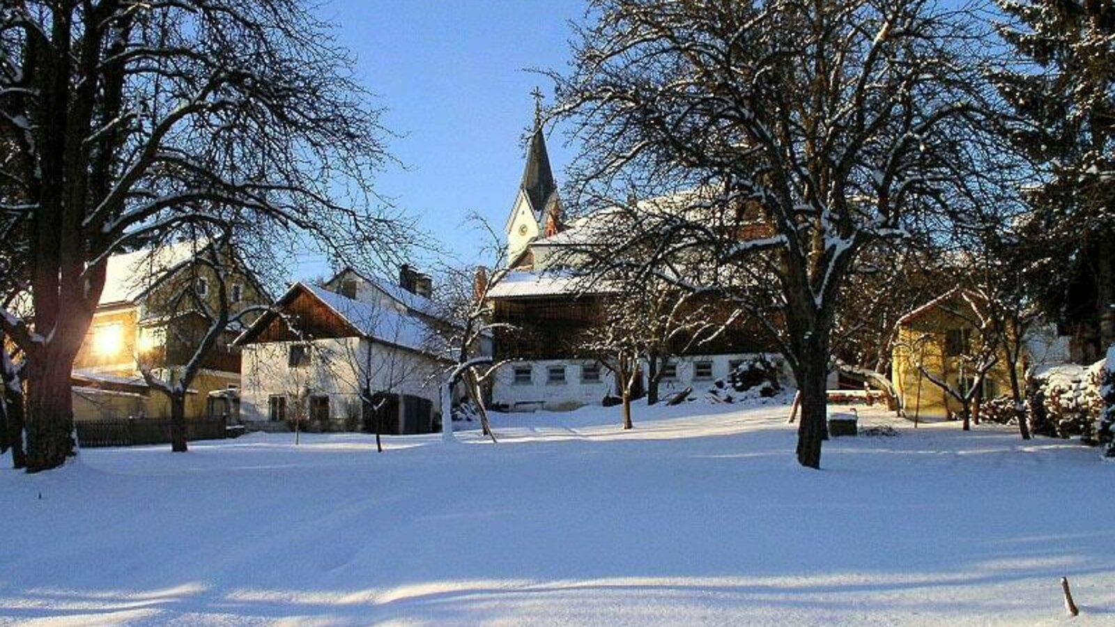 verschneiter Wintergarten