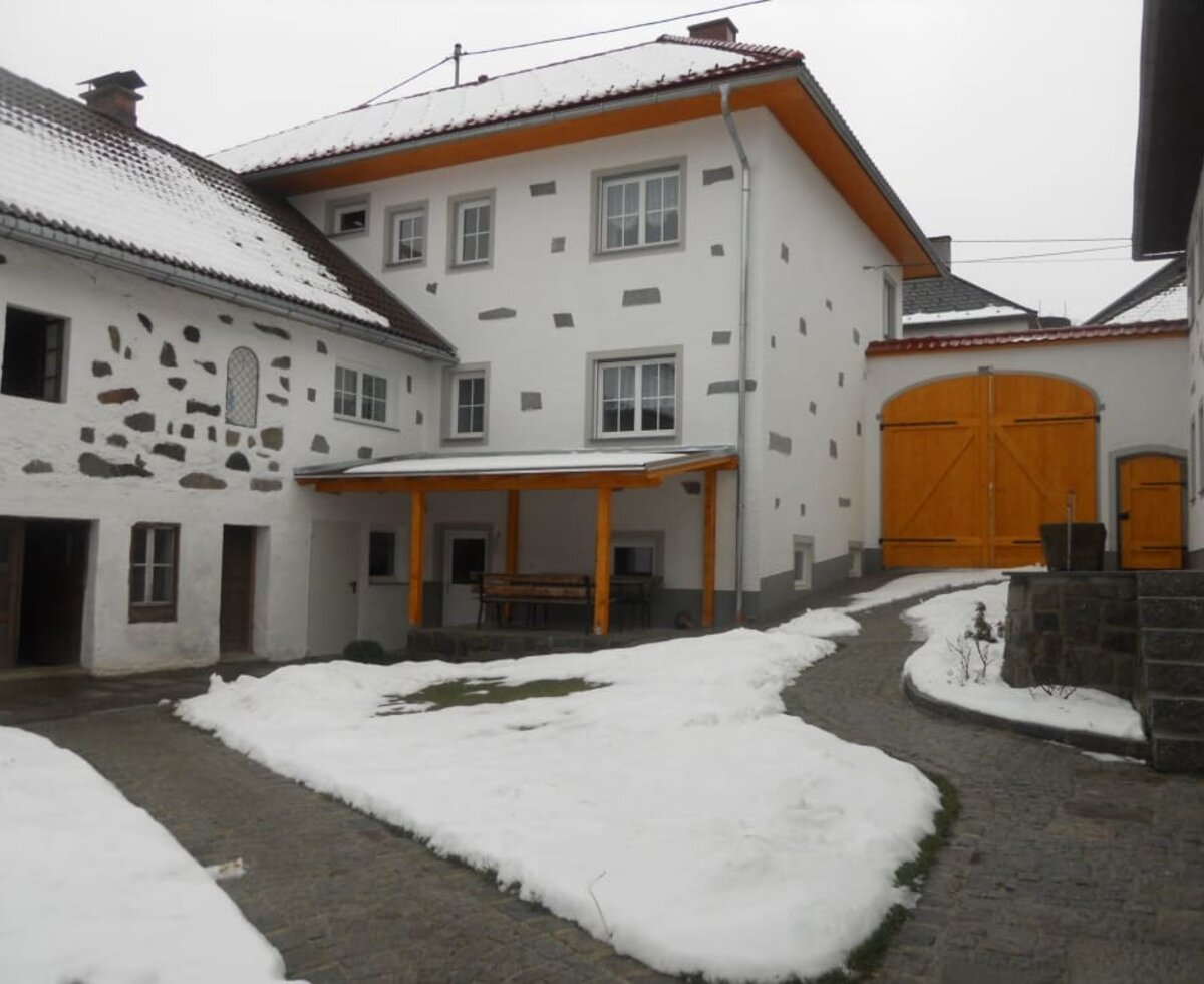 Innenhof am Fuchsnhof im Winter.