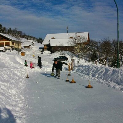 Eisbahn mit Tom