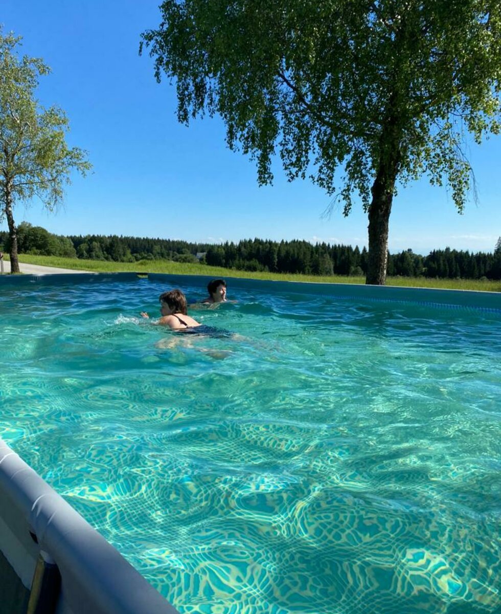 Abkühlung im Pool