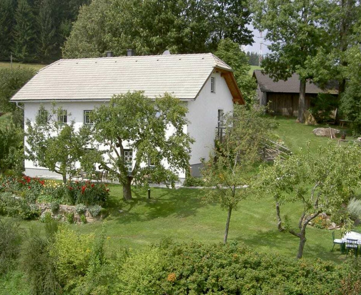 Gemütliches Wohnen im urig-modernen Landhaus im Mühlviertler Steinbloßstil.