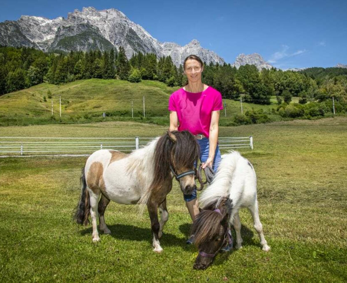 Eva mit den Ponys