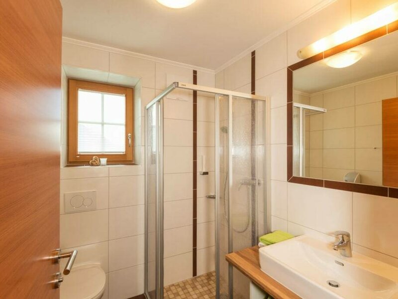 Modernes Badezimmer