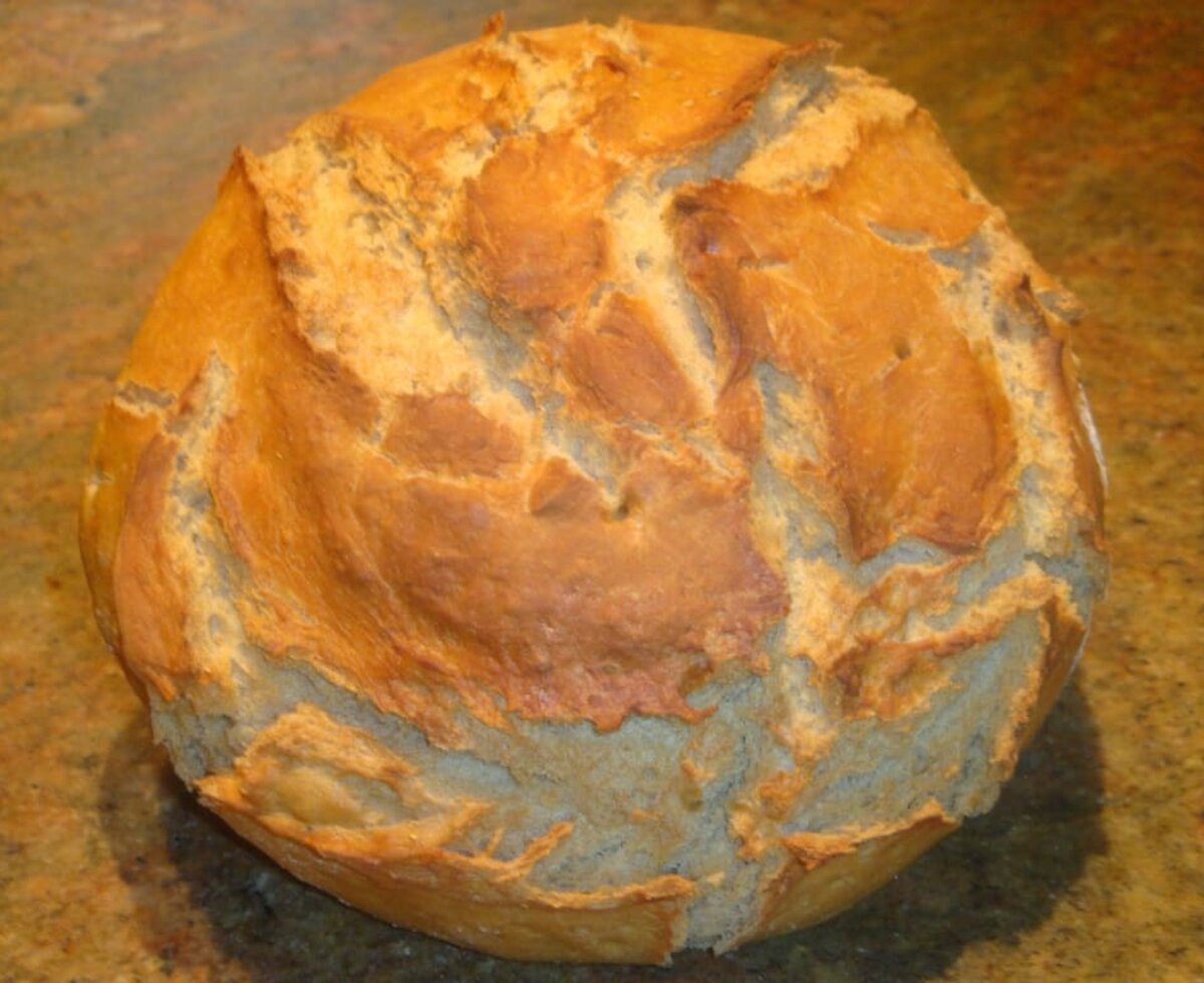 Selbst gebackenes Bauernbrot