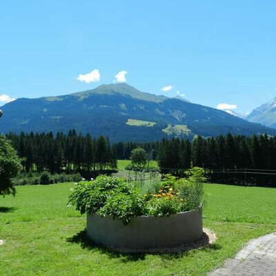 Im Garten die Blicke schweifen lassen...