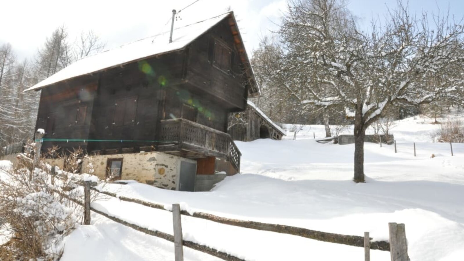 Hütte im Schnee