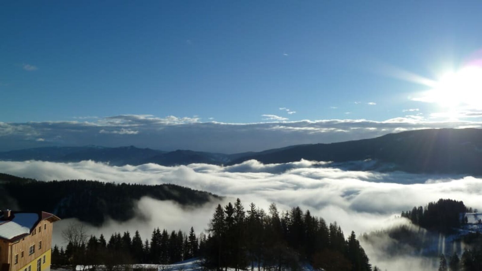 So schoen-wenn im Tal noch der Nebel liegt