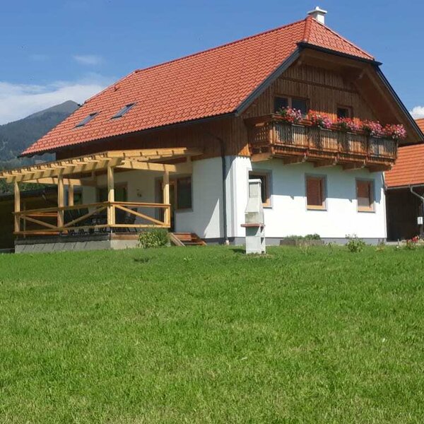 Ruhige Lage umgeben von Berge die zum Wandern einlaten