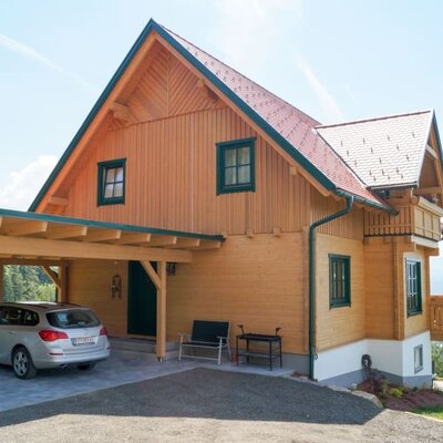 Ferienhaus mit Carport