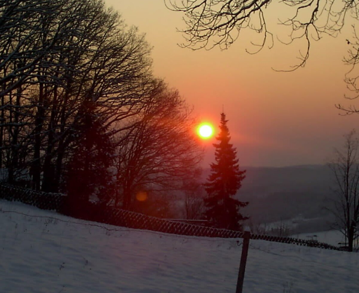 Winterlicher Sonnenaufgang