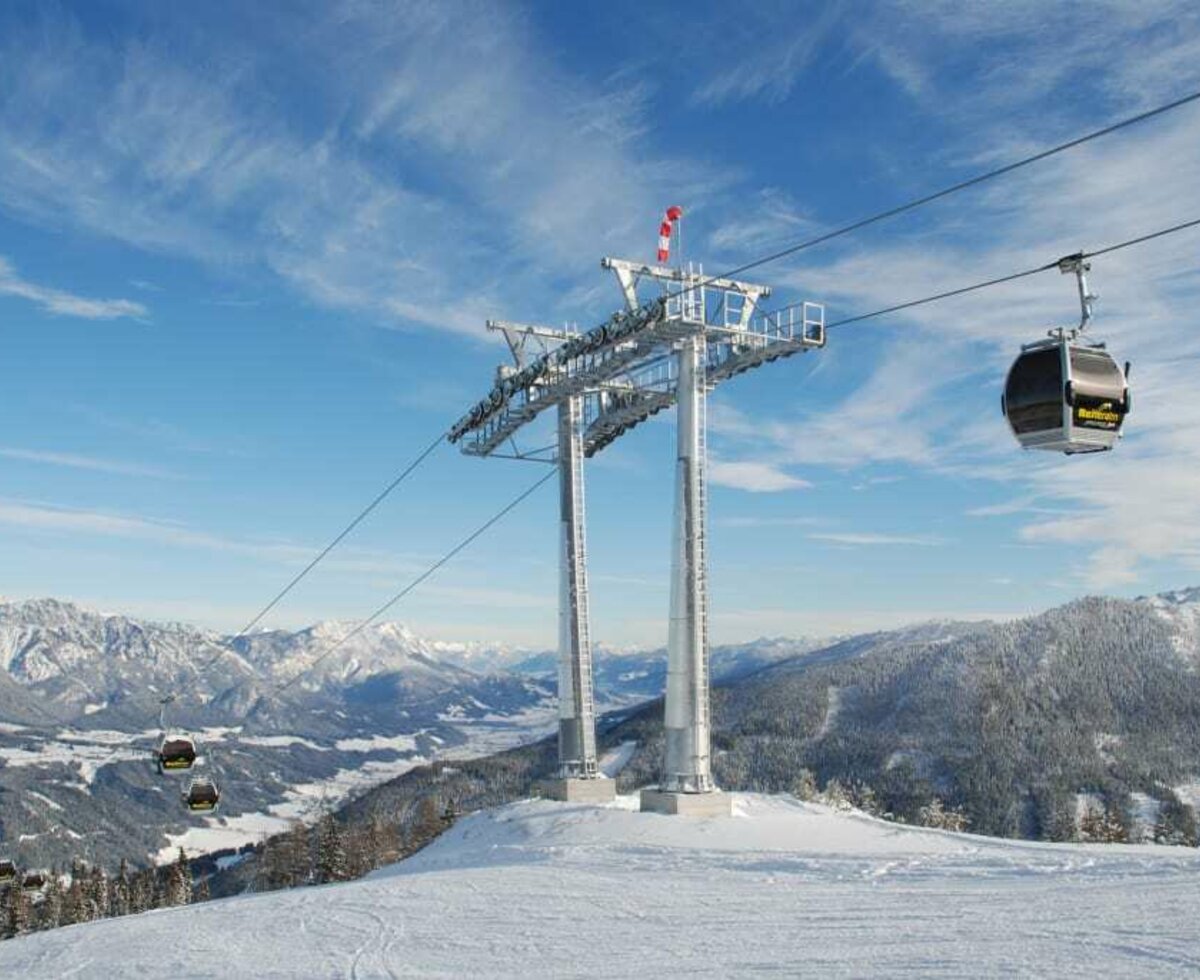 Gondelbahn im Schigebiet