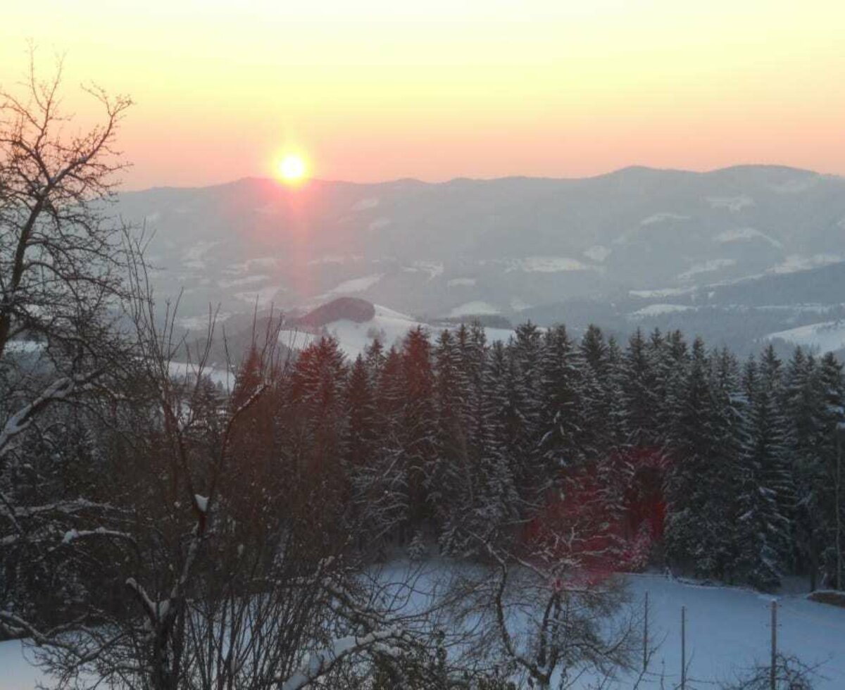 Sonnenaufgang im Winter