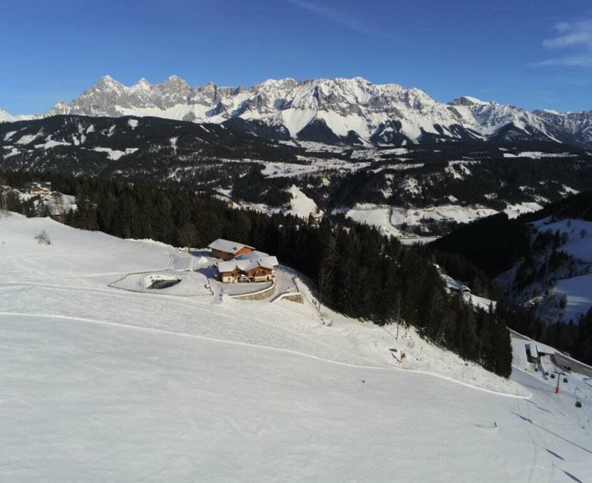 Stegerhof mit Dachstein