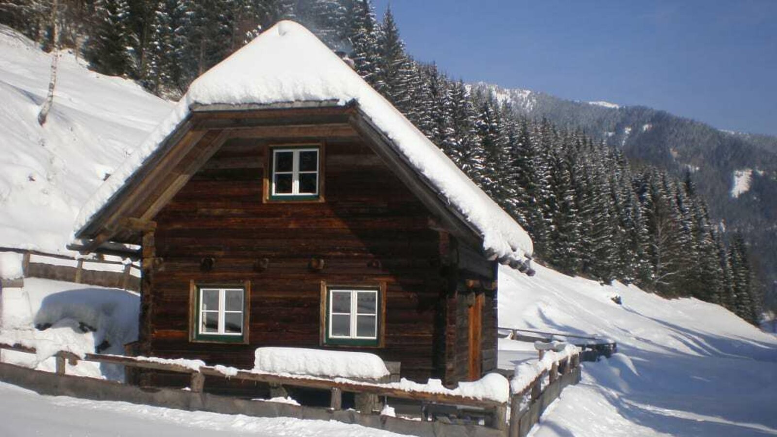 Teichhütte im Winter