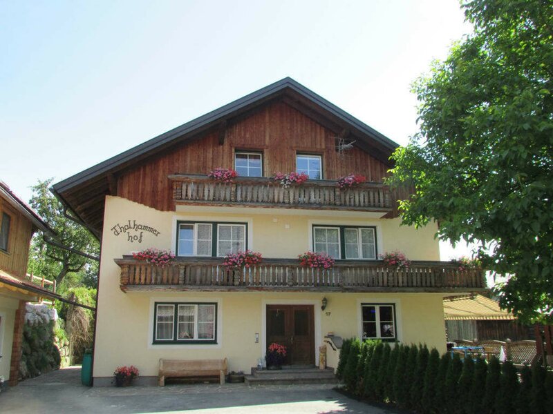 Innenhof mit Bauernhaus