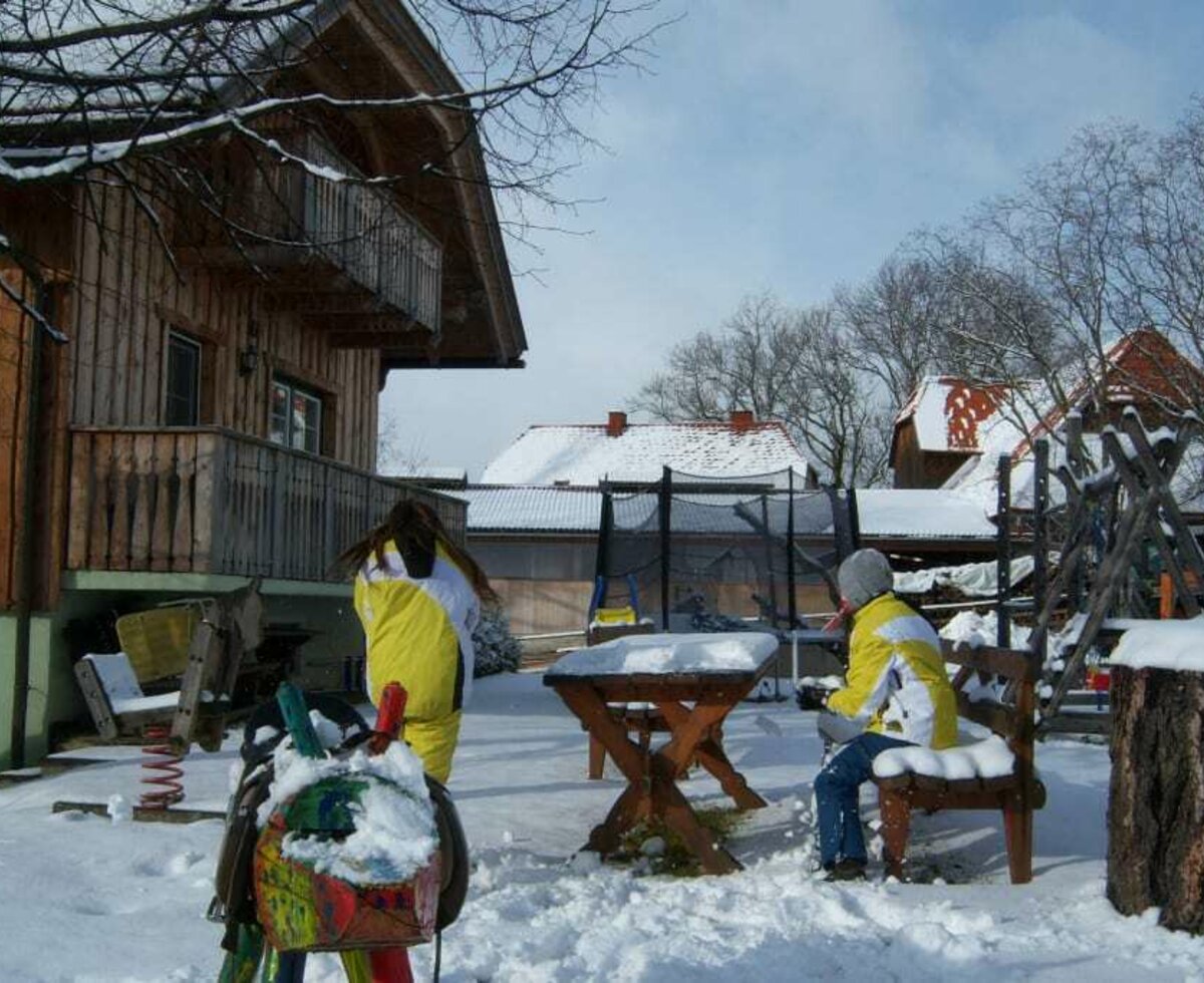 Spielplatz Winter