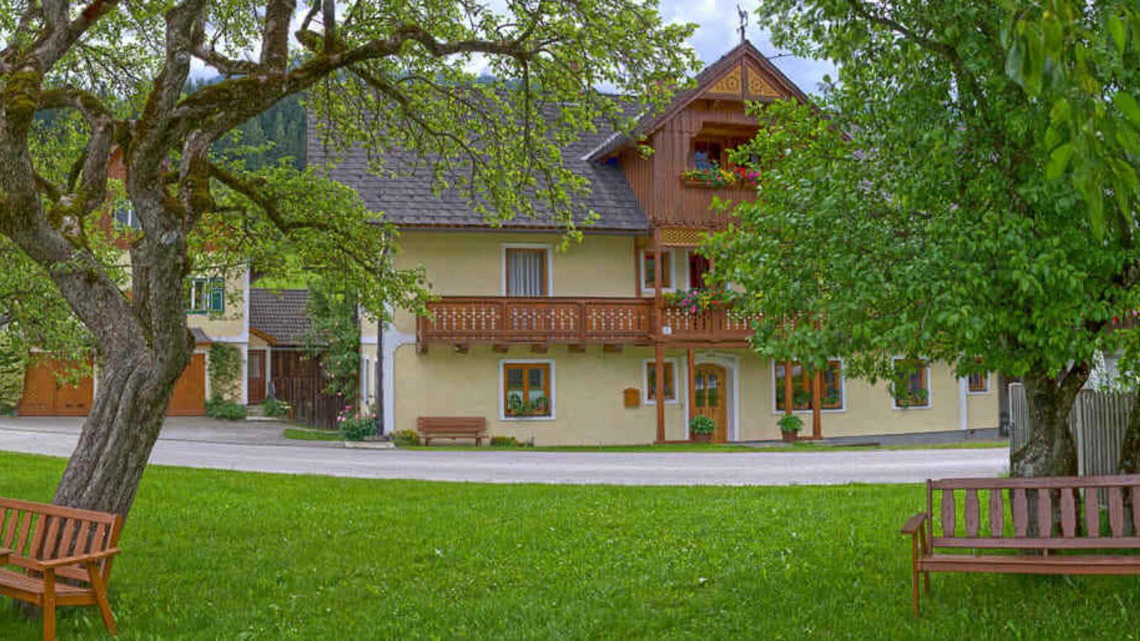 der Moserhof im Juni