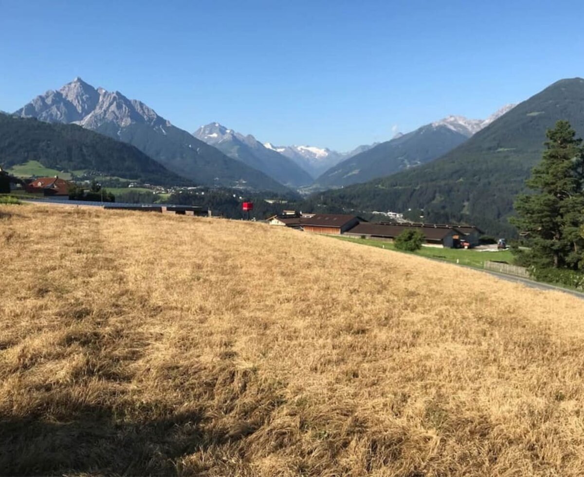 Ausblick ins Stubaital im Sommer