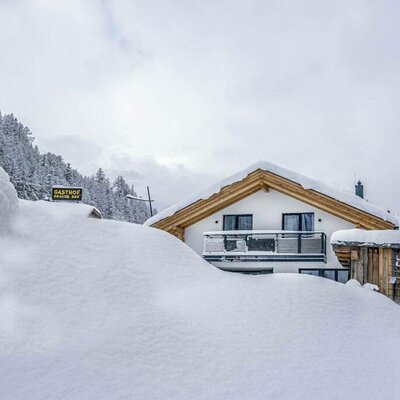 Wie ein Lebkuchenhaus mit Zuckerguss