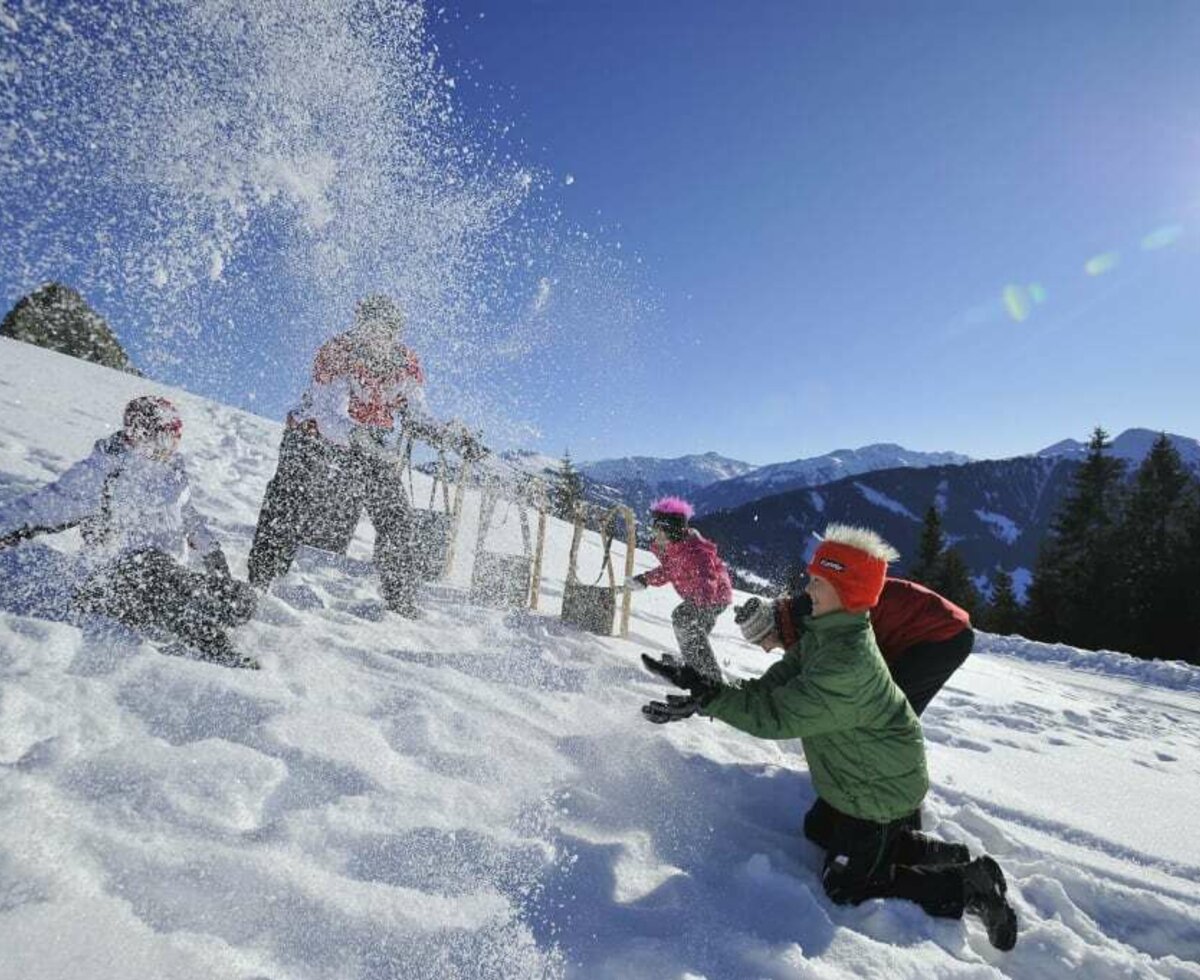 Spielen im Schnee