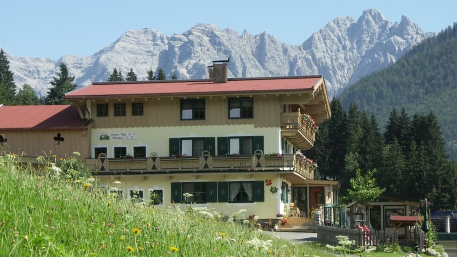 Hofansicht Ferienhof Obertenn Sommer in Hochfilzen