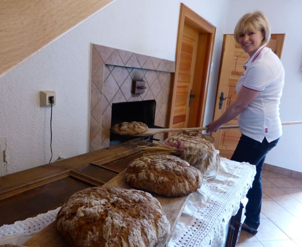 für Ihr Frühstück: Holzofenbrot vom Kristemoarhof