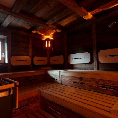 Wellnessoase mit Finnischer Almsauna aus Stadlholz