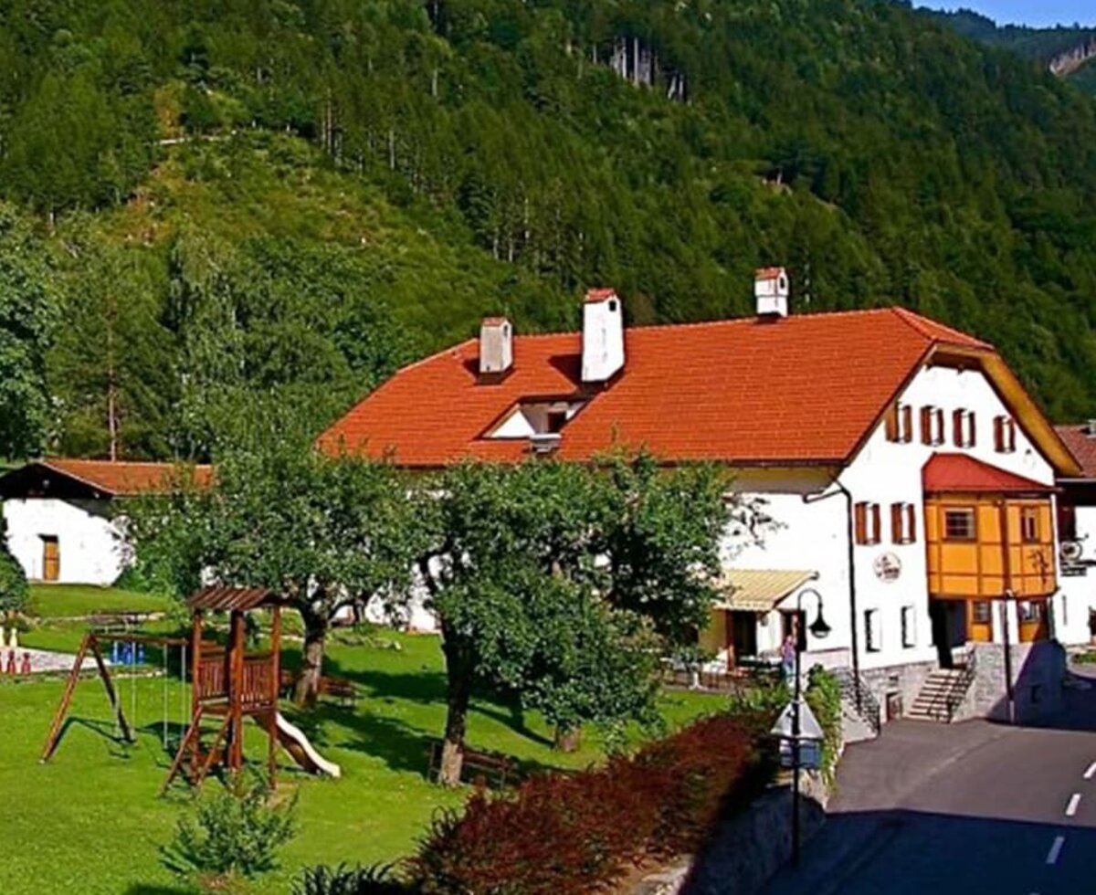 Spiele- und Buchhotel Tschitscher