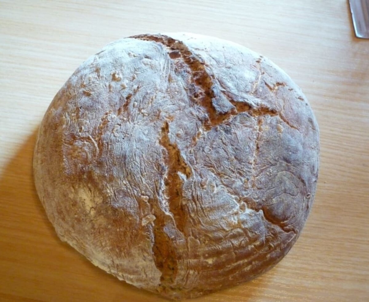 Selbstgebackenes Bauernbrot