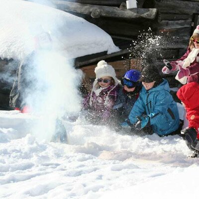 Kinder im Schnee