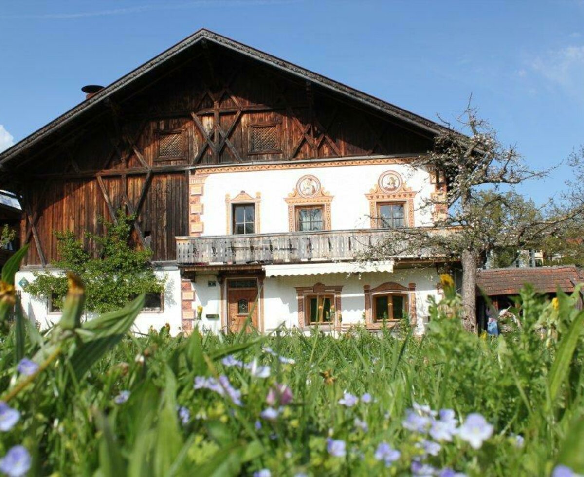 Bauernhaus mit einer großen Ferienwohnung