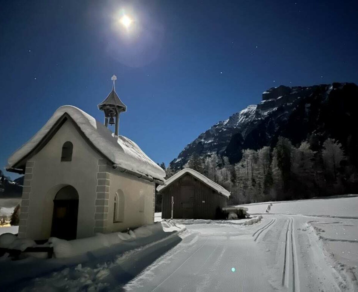 Martinskapelle Oberfeld - Einstieg Talabfahrt und Langlaufloipe