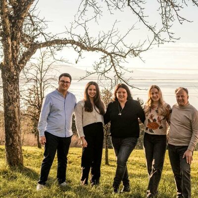 Wir sind die Familie Kaufmann vom Ferienhof Kaufmann in Lochau.