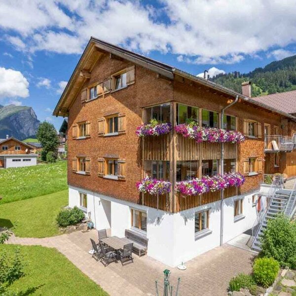 Forsthaus Schoppernau im Sommer