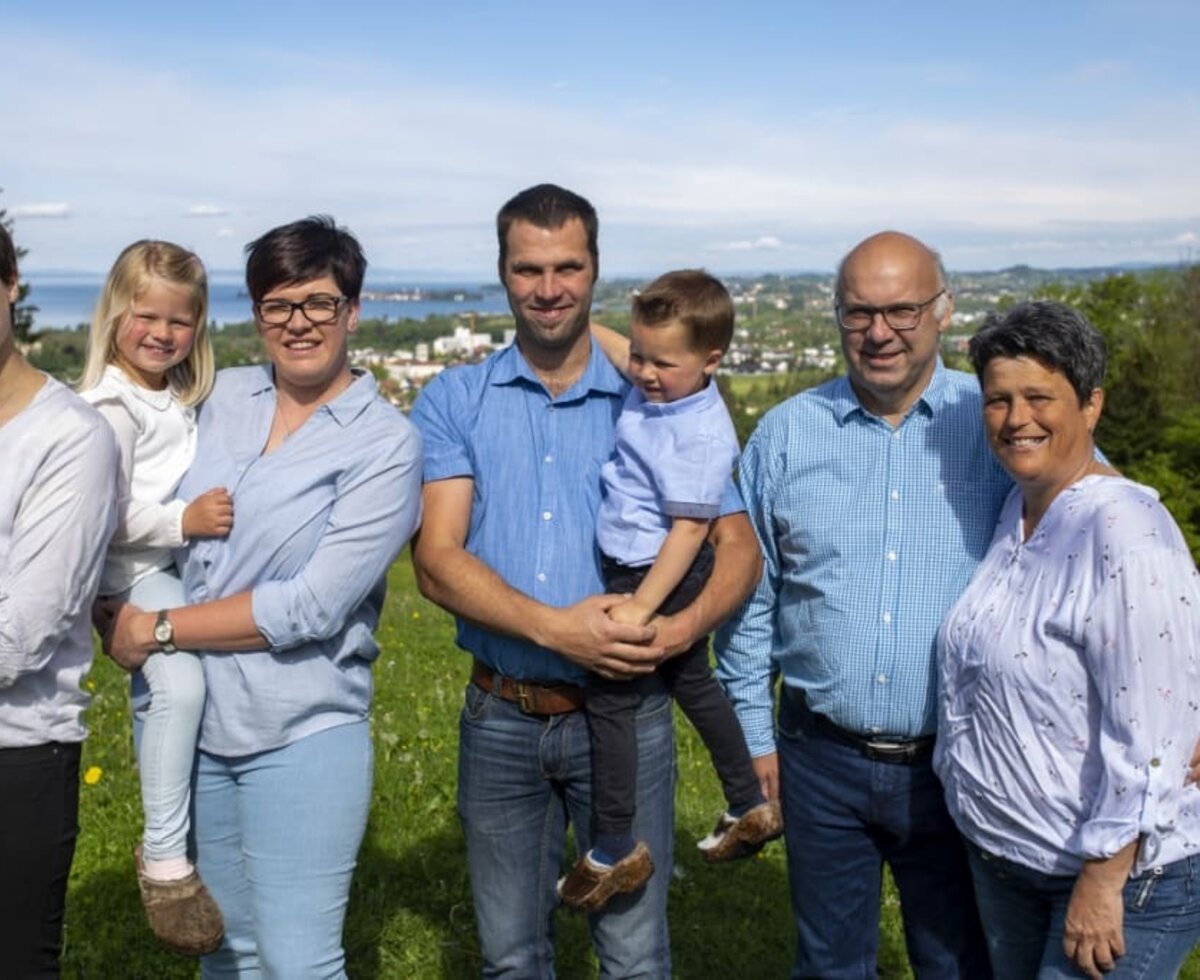 Familie Matt vom Biohof Matt in Lochau am Bodensee. Apartment zu vermieten im Hausblick Matt.