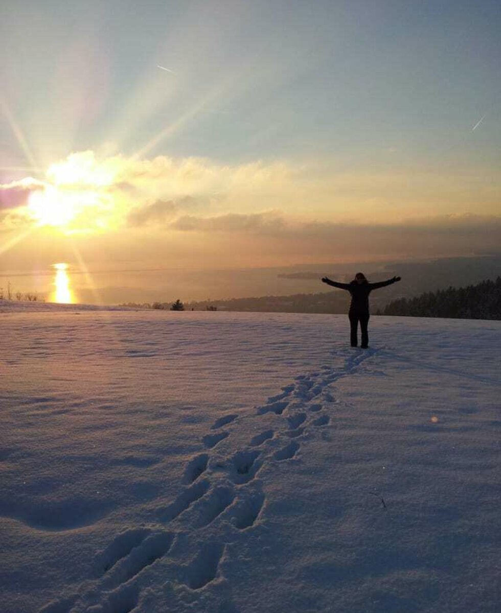 Wintersonnenuntergang am Sohlerhof in Eichenberg.