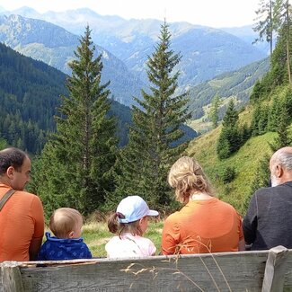 Familie Prommegger  | © Bauernhof Neuhaus